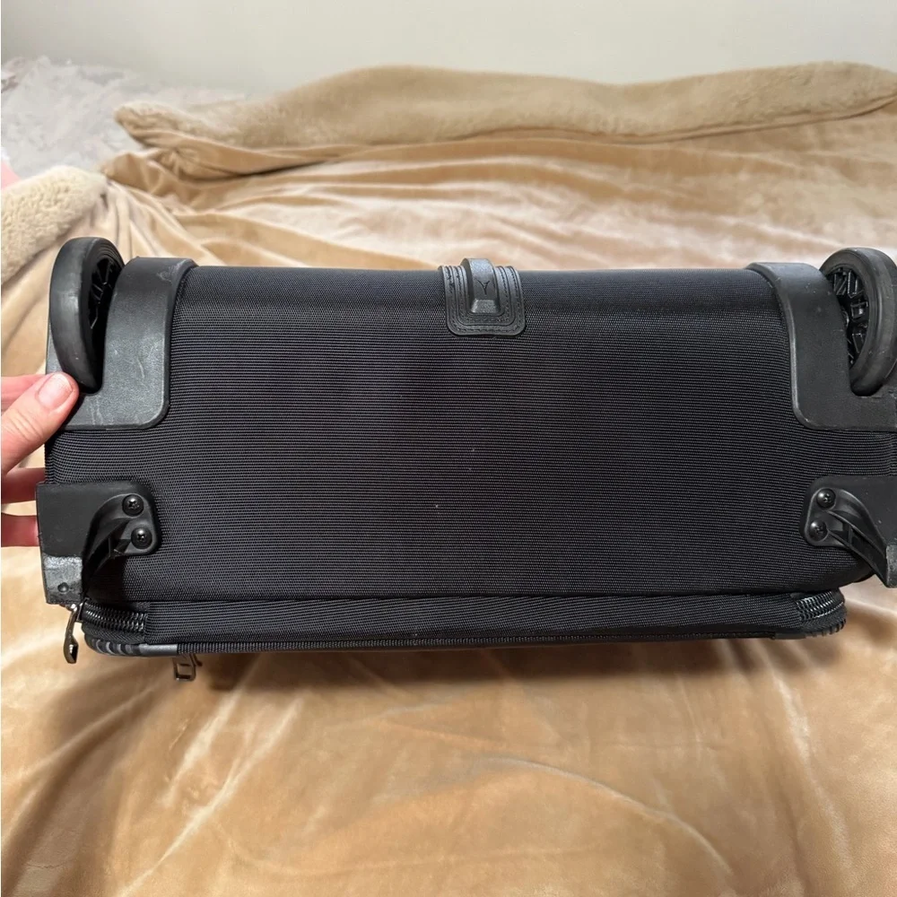 Travelpro Black Rolling Tote Suitcase Two Wheel